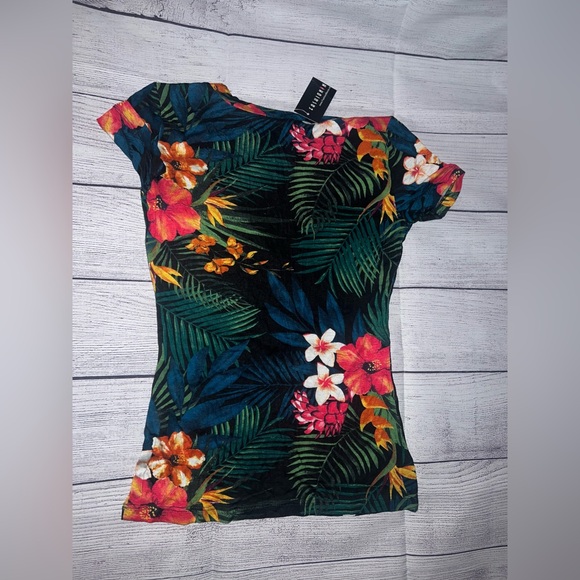 Fashinova Cute🩷💙🧡💛💚🤍Paradise Top! NEW with tags! NEVER worn! - Picture 2 of 11